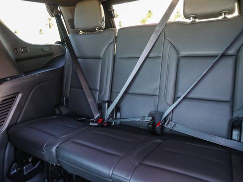 Used 2022 Chevrolet Tahoe Z71 w/ Luxury Package image 19