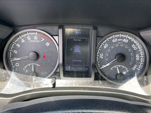 Used 2018 Toyota Tacoma TRD Sport w/ Technology Package RWD image 24