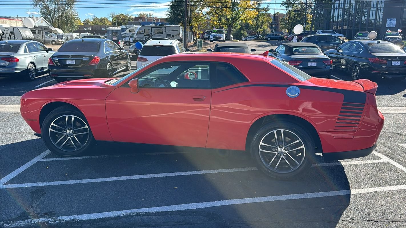 Used 2018 Dodge Challenger GT w/ Driver Convenience Group AWD/4WD image 6