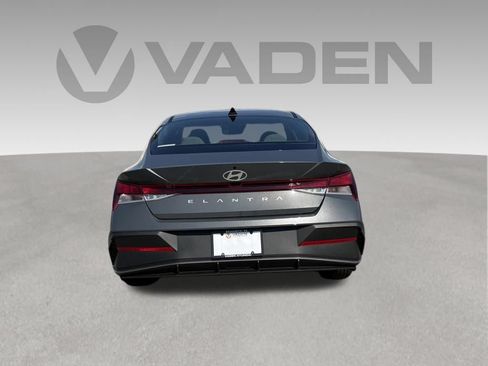 New 2026 Hyundai Elantra SE FWD image 24