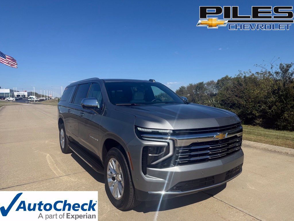 Used 2026 Chevrolet Suburban Premier AWD/4WD image 1