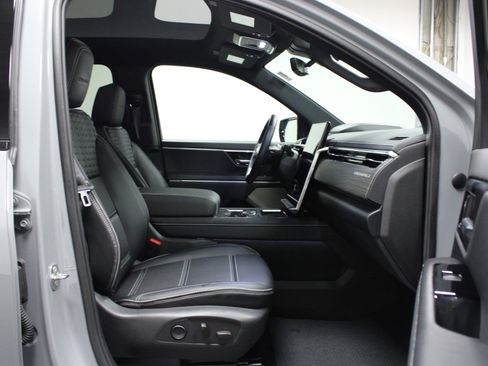 Used 2024 GMC Sierra EV Denali image 15