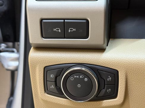 Used 2018 Ford F150 Lariat w/ Equipment Group 502A Luxury image 16