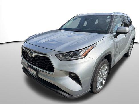 Used 2020 Toyota Highlander Limited image 12