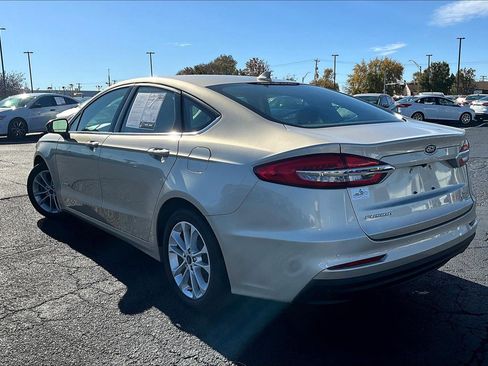 Used 2019 Ford Fusion SE image 5