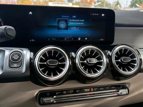 Used 2023 Mercedes-Benz GLB 250 image 20