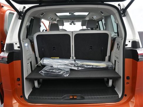 New 2025 Volkswagen ID. Buzz Pro S Plus image 24