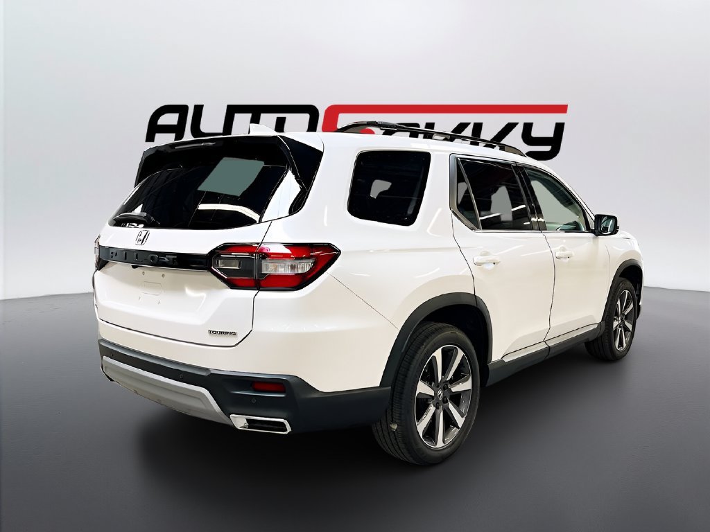 Used 2024 Honda Pilot Touring image 7