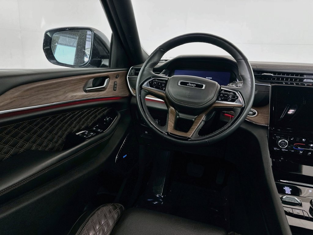 Certified 2023 Jeep Grand Cherokee L Summit w/ High Altitude Package AWD/4WD image 35