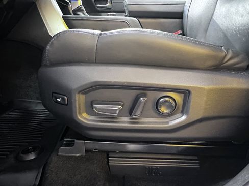 Used 2023 Toyota Tundra Platinum w/ Advanced Package AWD/4WD image 24