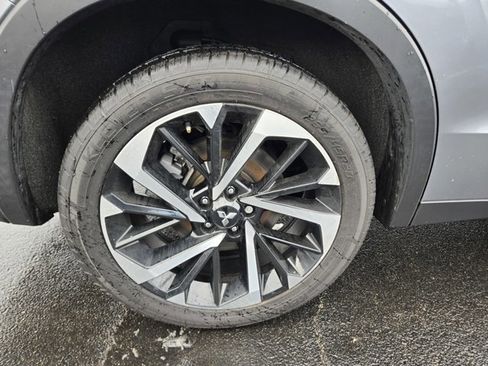 Used 2022 Mitsubishi Outlander SE image 41