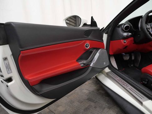 Certified 2019 Ferrari Portofino RWD image 20