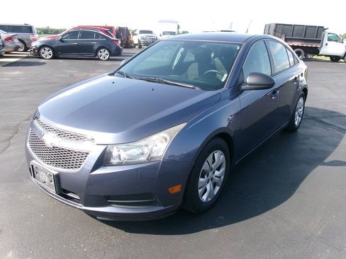Used 2014 Chevrolet Cruze LS FWD image 9