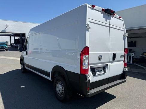 Used 2025 RAM ProMaster 2500 w/ Convenience Group FWD image 2