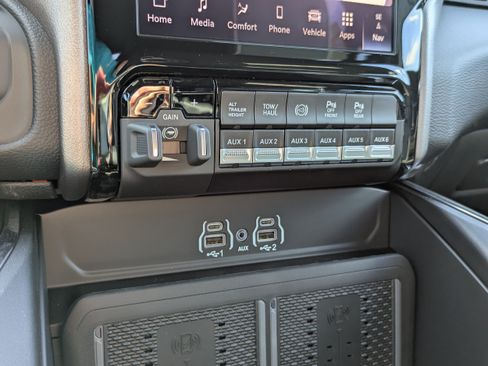 New 2026 RAM 3500 Laramie w/ Night Edition AWD/4WD image 12