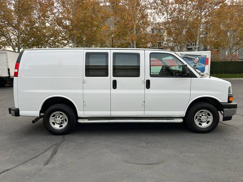 Used 2024 Chevrolet Express 2500 w/ Driver Convenience Package image 6