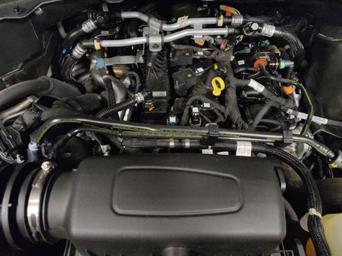 Used 2022 Ford Explorer XLT w/ Equipment Group 202A image 30