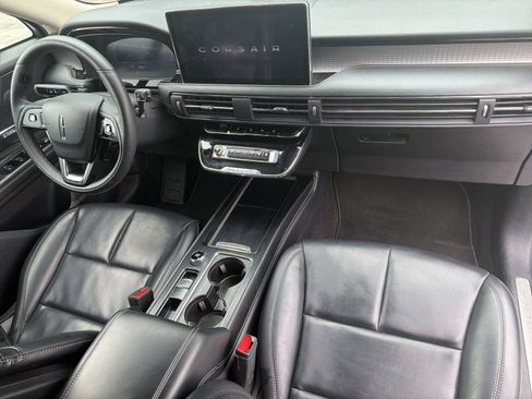 Used 2023 Lincoln Corsair Standard w/ Equipment Group 101A image 8