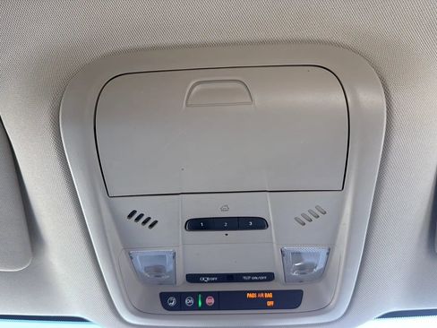 Used 2019 Buick Enclave Essence image 20