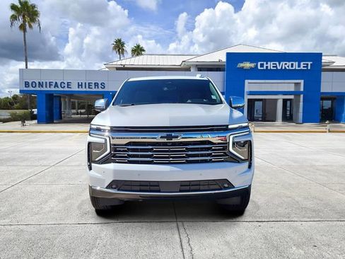 New 2026 Chevrolet Suburban Premier image 2