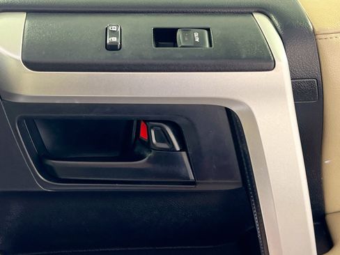 Used 2013 Toyota 4Runner Limited image 32