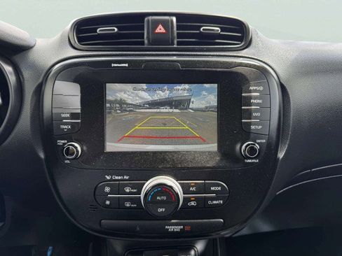 Used 2018 Kia Soul + image 28