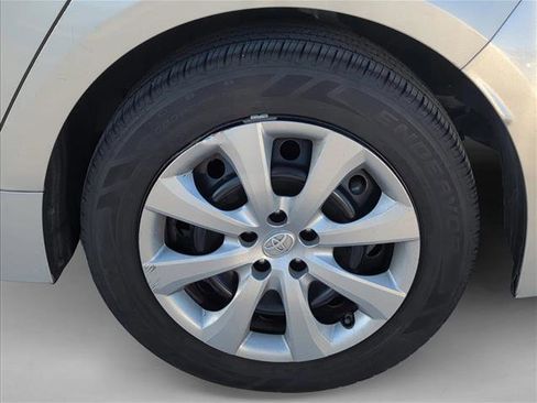 Used 2020 Toyota Corolla LE image 6