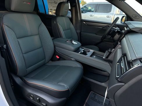 New 2026 GMC Acadia AT4 w/ Luxury Package image 30