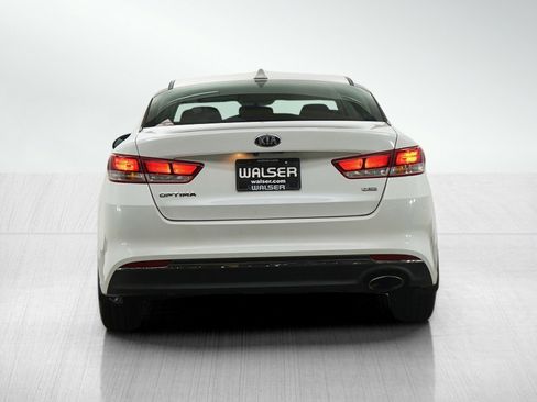 Used 2017 Kia Optima LX image 4