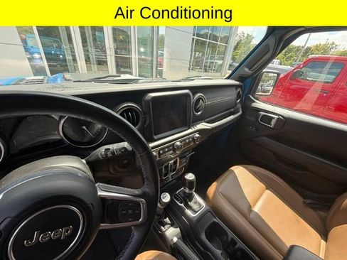 Used 2023 Jeep Wrangler Unlimited Rubicon 4xe w/ Cold Weather Group AWD/4WD image 14