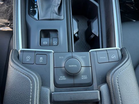 Used 2025 Toyota Grand Highlander AWD image 18