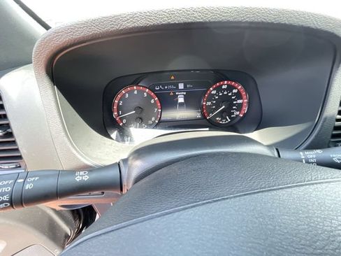 Used 2023 Nissan Frontier PRO-4X w/ Pro Convenience Package AWD/4WD image 12