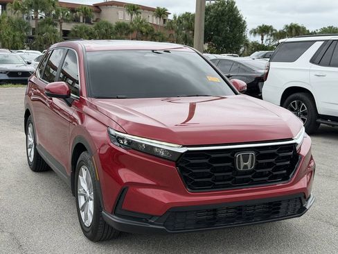 Used 2025 Honda CR-V EX image 2