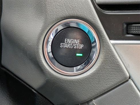 Used 2017 Chevrolet Suburban LT image 30