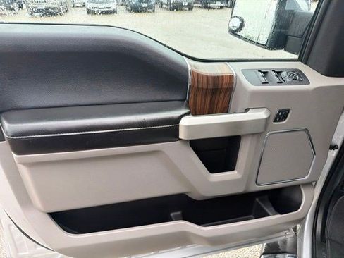 Used 2015 Ford F150 Lariat AWD/4WD image 11