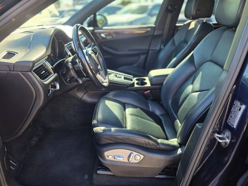 Used 2018 Porsche Macan image 16