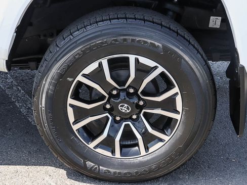 Used 2023 Toyota Tacoma TRD Sport AWD/4WD image 16