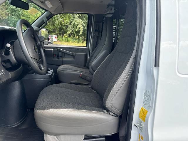 Used 2025 Chevrolet Express 2500 w/ Driver Convenience Package RWD image 17