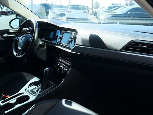 Used 2020 Volkswagen Jetta SE image 35