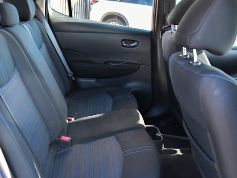 Used 2025 Nissan Leaf S FWD image 39