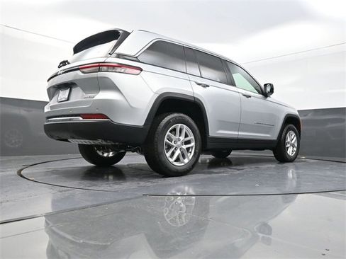 New 2025 Jeep Grand Cherokee Laredo X w/ Luxury Tech Group I image 23