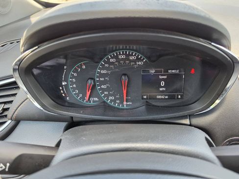 Used 2021 Chevrolet Trax LT w/ Premium Seat Package AWD/4WD image 22