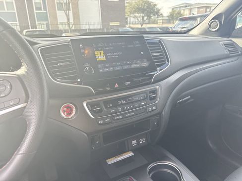 Used 2023 Honda Passport TrailSport image 15