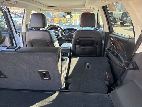 Used 2019 GMC Terrain Denali w/ Advanced Safety Package image 31