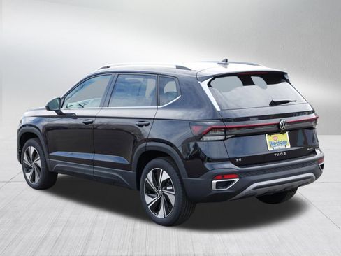 New 2026 Volkswagen Taos SE AWD/4WD image 2