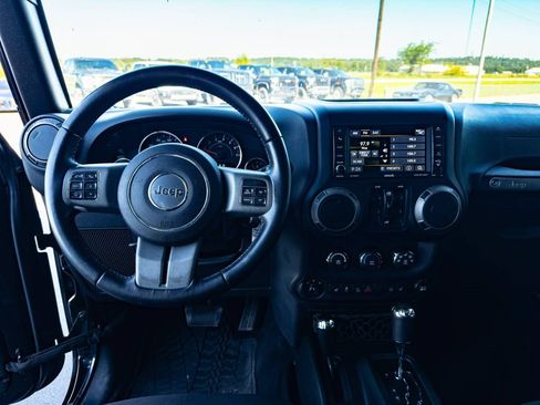 Used 2017 Jeep Wrangler Unlimited Sport AWD/4WD image 11