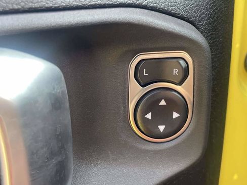 Used 2024 Jeep Gladiator Mojave w/ Convenience Group AWD/4WD image 25