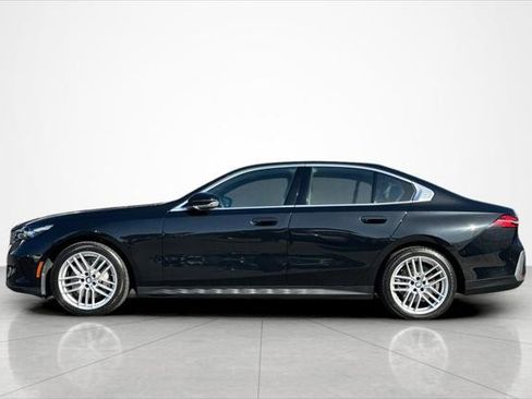 Used 2025 BMW 530i xDrive image 2