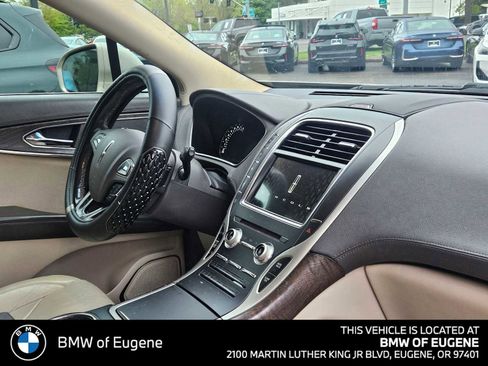 Used 2017 Lincoln MKX Reserve AWD/4WD image 11