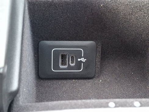 Used 2023 Maserati Grecale GT AWD/4WD image 26